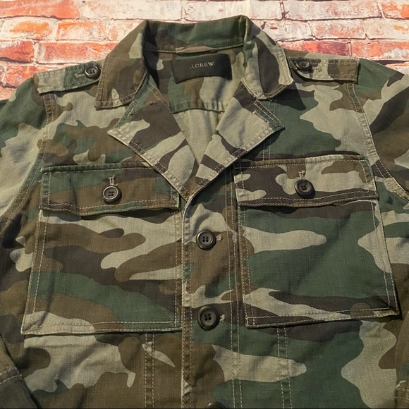 Jcrew women’s size Medium V-neck Button Down Cotton Denim jacket - Picture 3 of 9